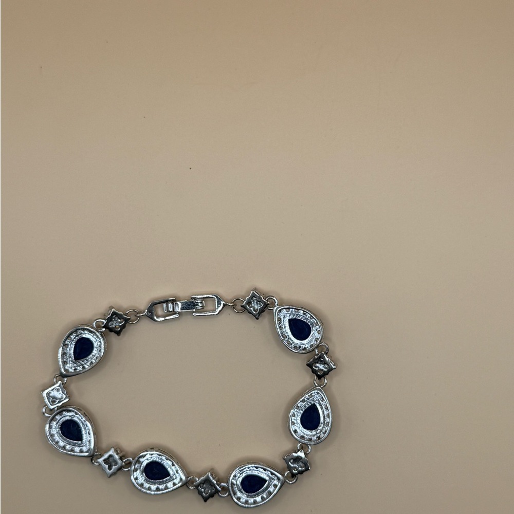 Chic Teardrop Bracelet with Blue and Silver Accents - Picture 5 of 5